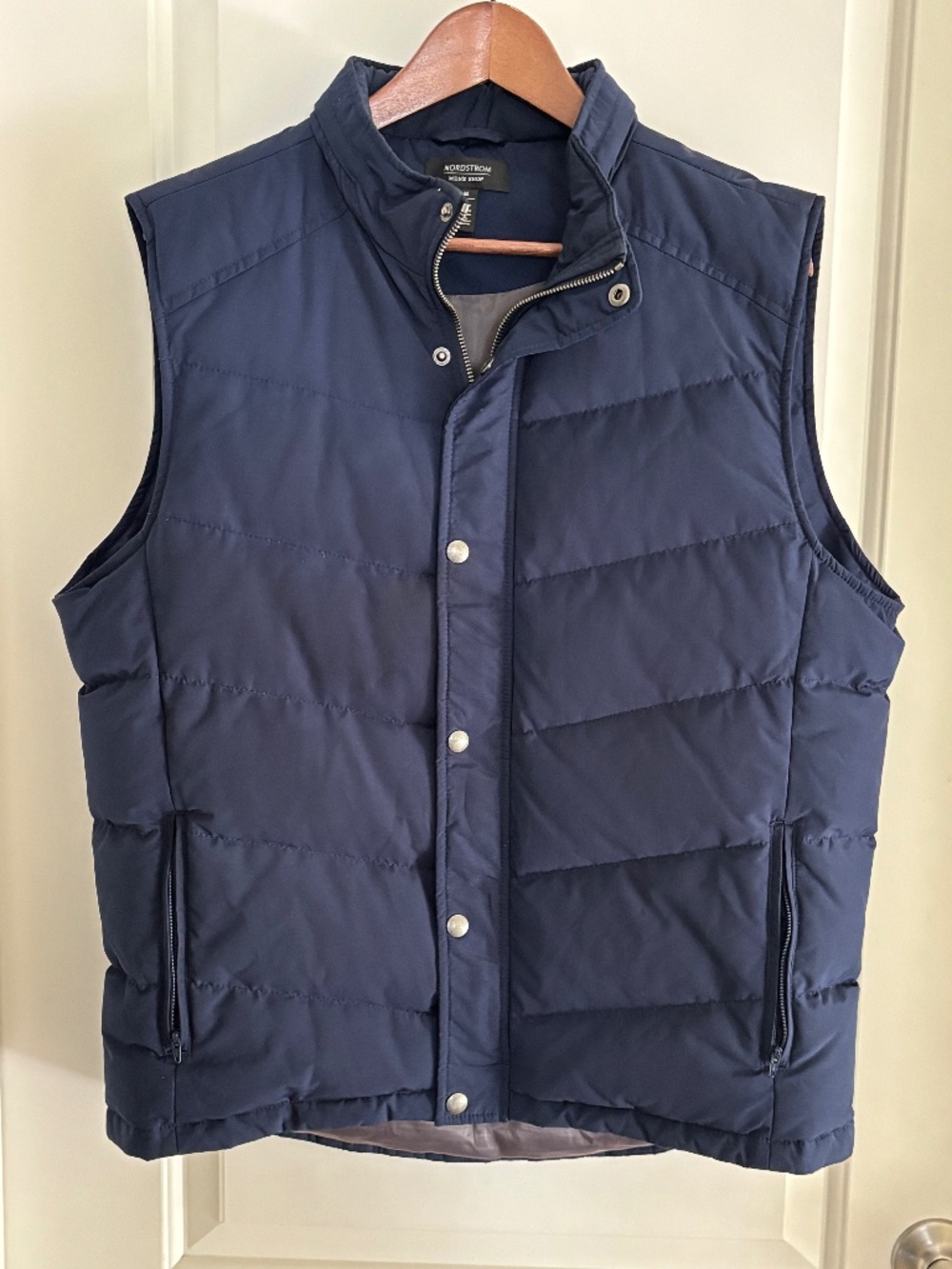 EUC Nordstrom Men's Shop navy blue down filling vest sz M